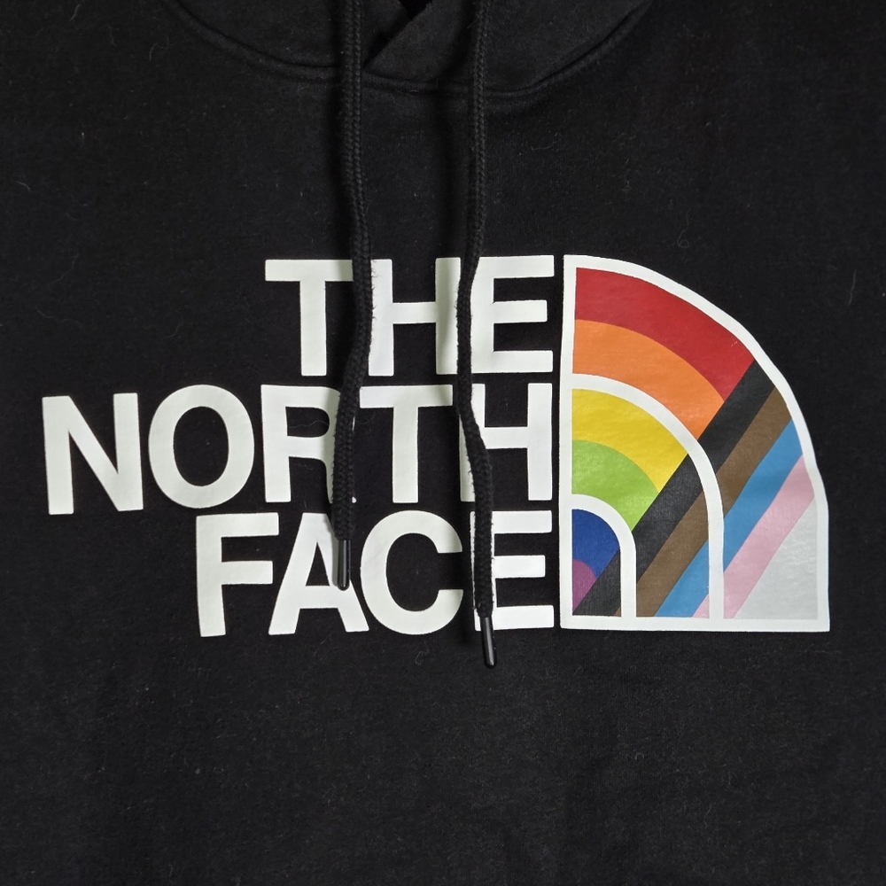 THE NORTH FACE PRIDE black pullover hoodie
